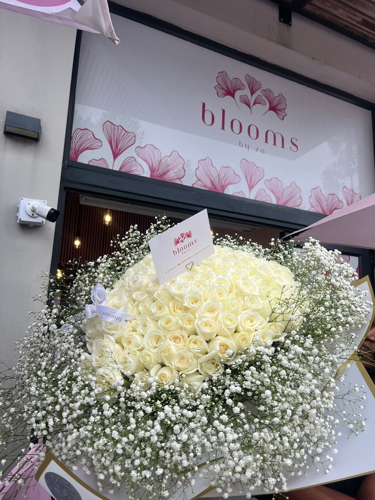 150  Roses with 3 Bunches of GYP