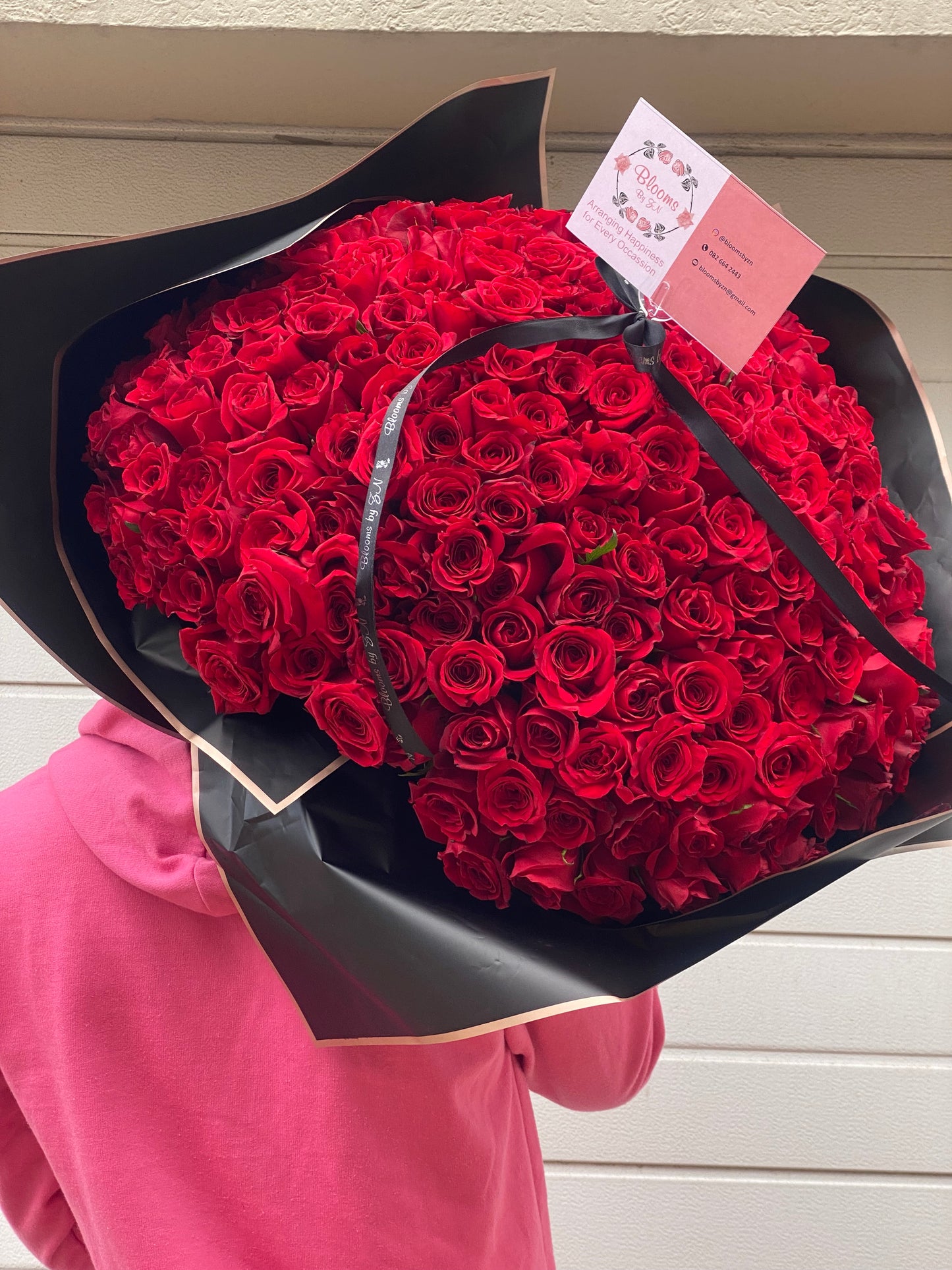 200 Luxury Roses