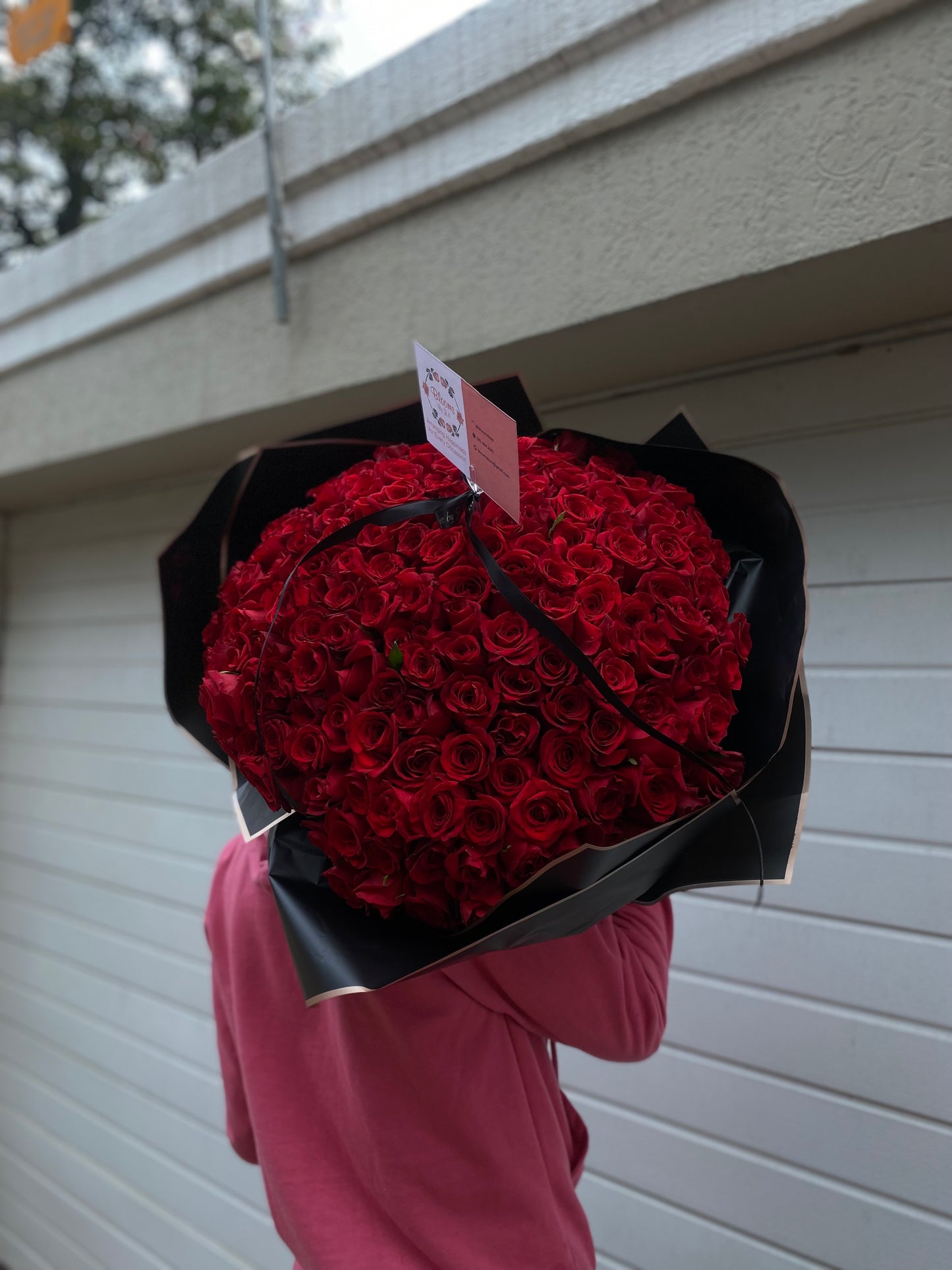 200 Luxury Roses