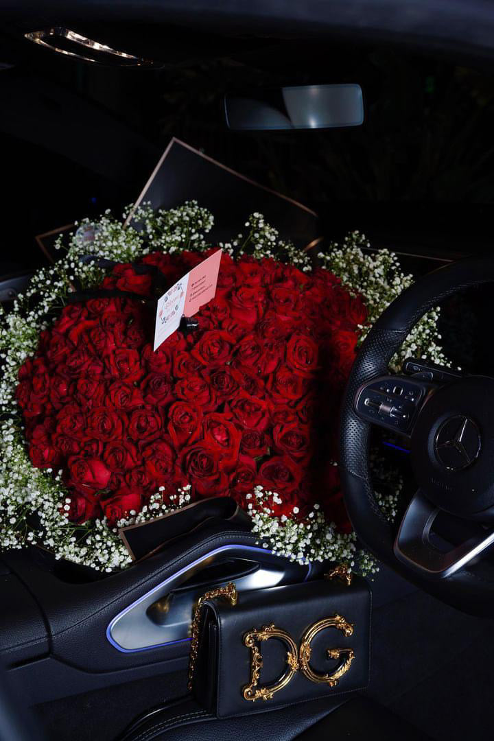 150 Roses with 3 Bunches of GYP – Blooms By ZN