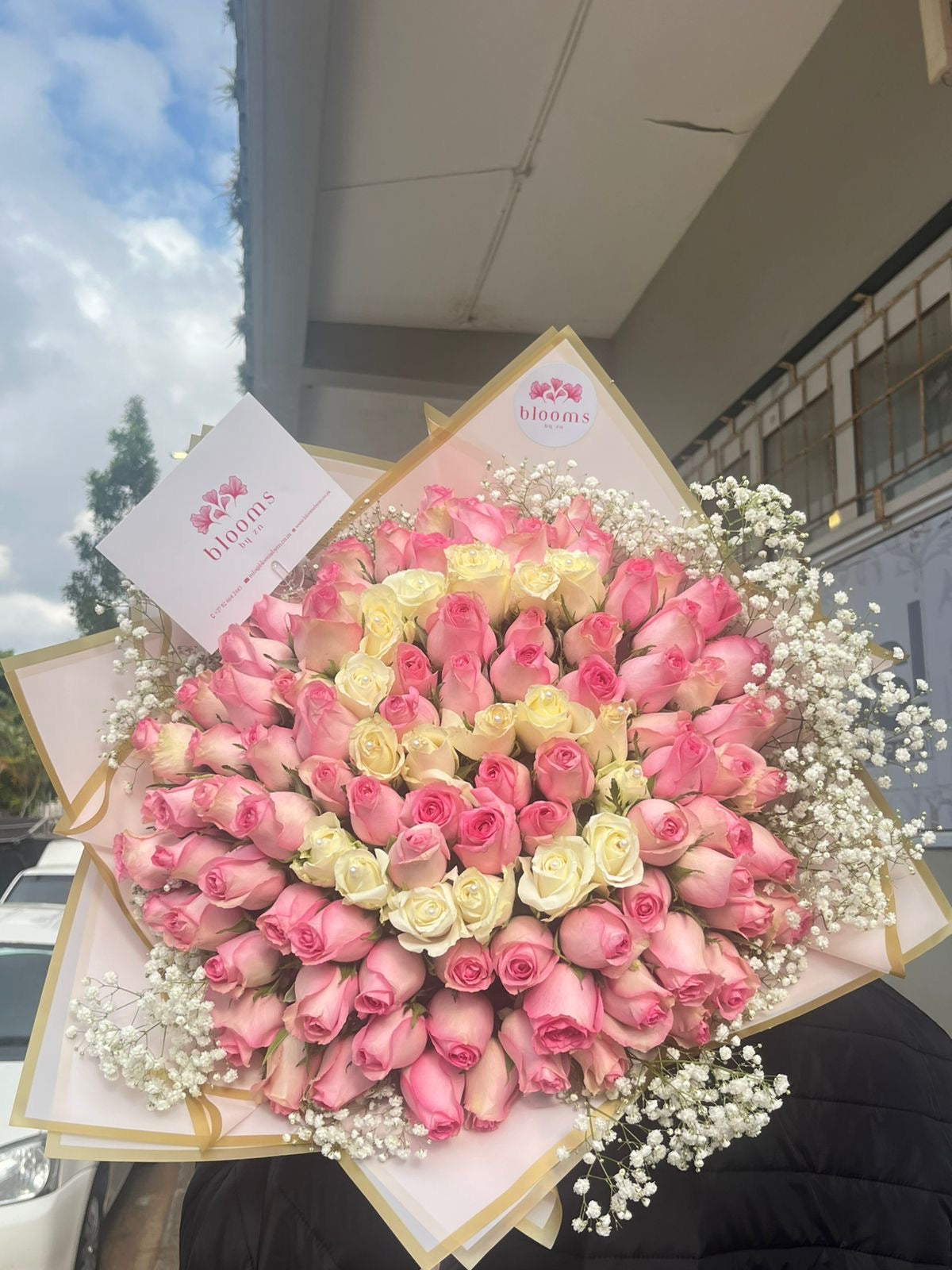 100 Roses Initial bouquet